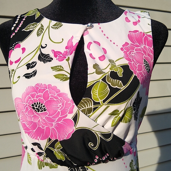 White floral keyhole dress size Small - Picture 6 of 11